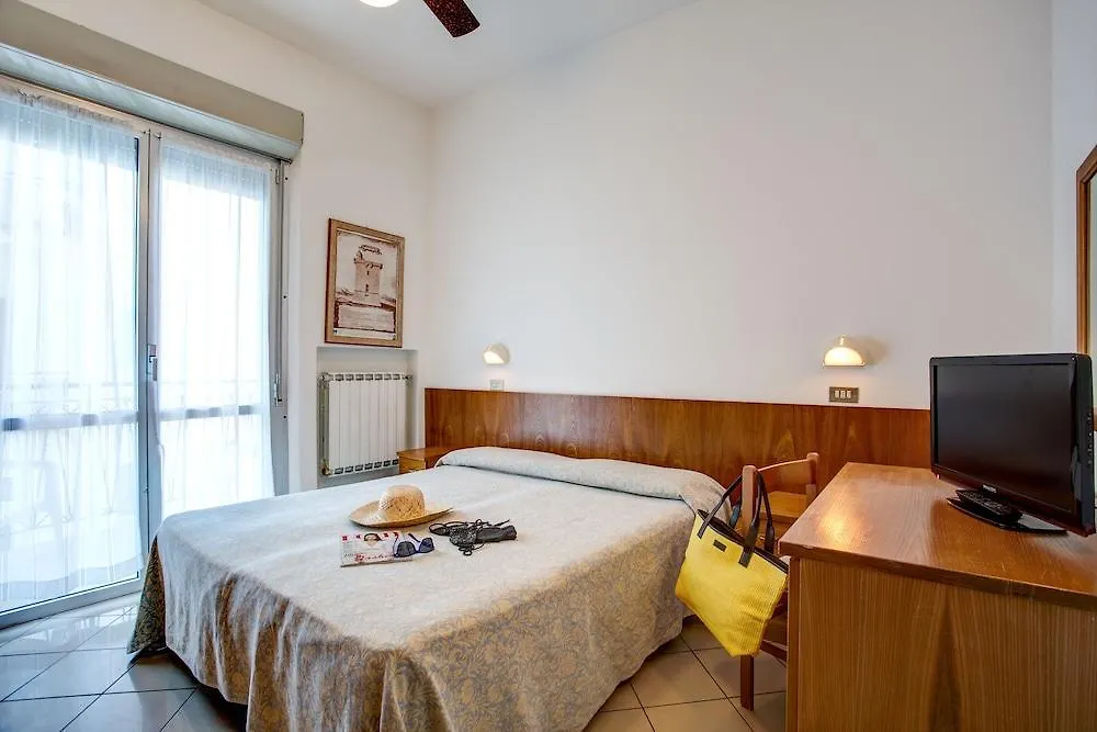 Hotel Lungomare Cervia 3*,