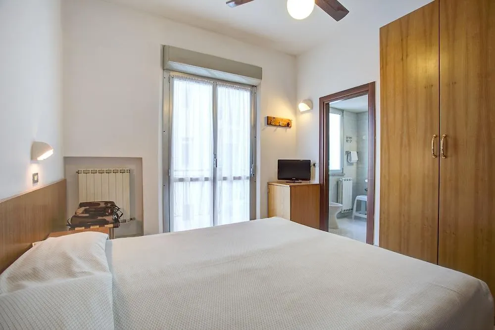 Hotel Lungomare Cervia 3*,