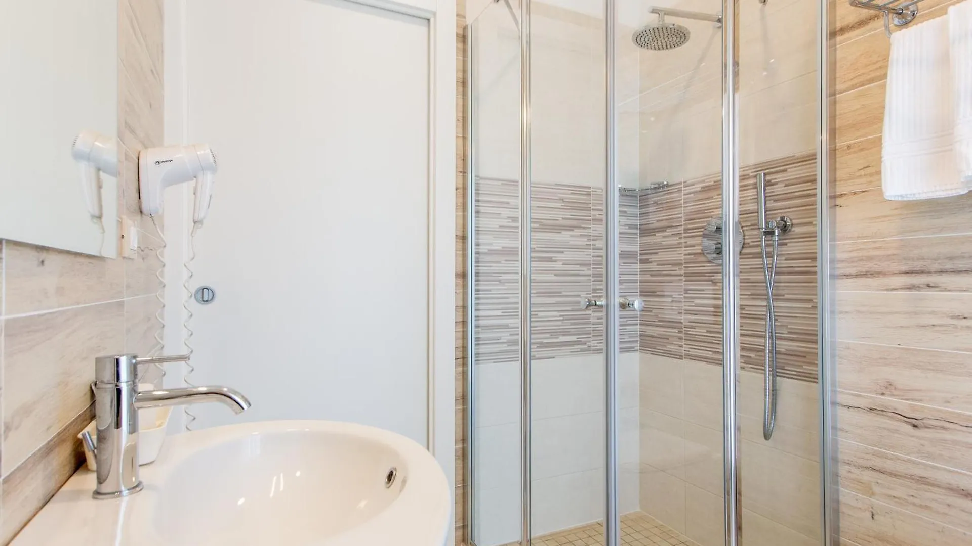Hotel Lungomare Cervia 3*,  Italy