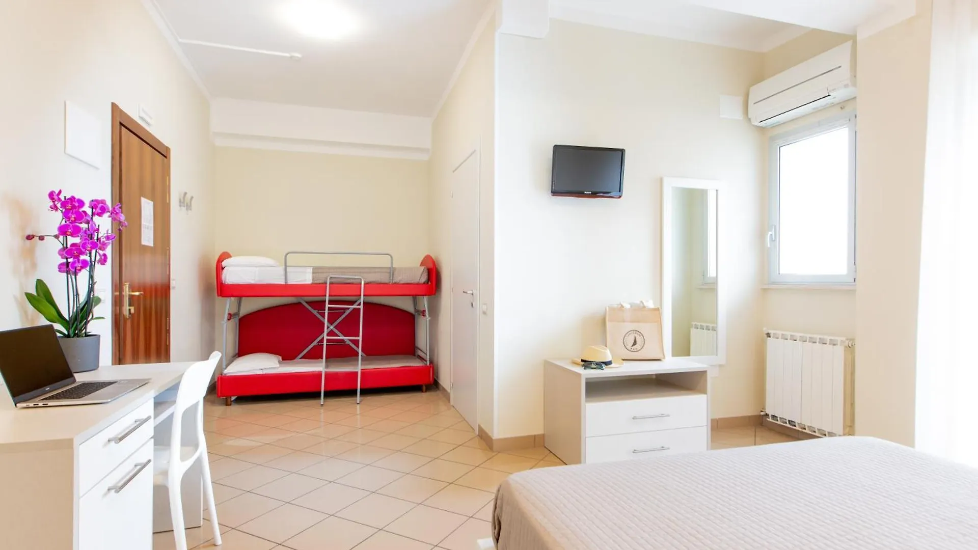 Hotel Lungomare Cervia 3*,